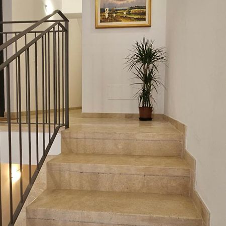 Sotto La Torre Apartamento LʼAquila Exterior foto