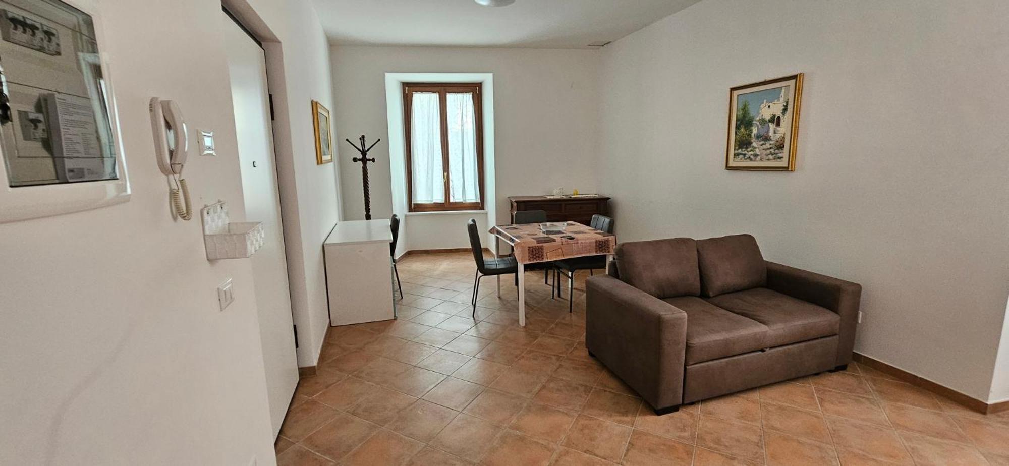 Sotto La Torre Apartamento LʼAquila Exterior foto