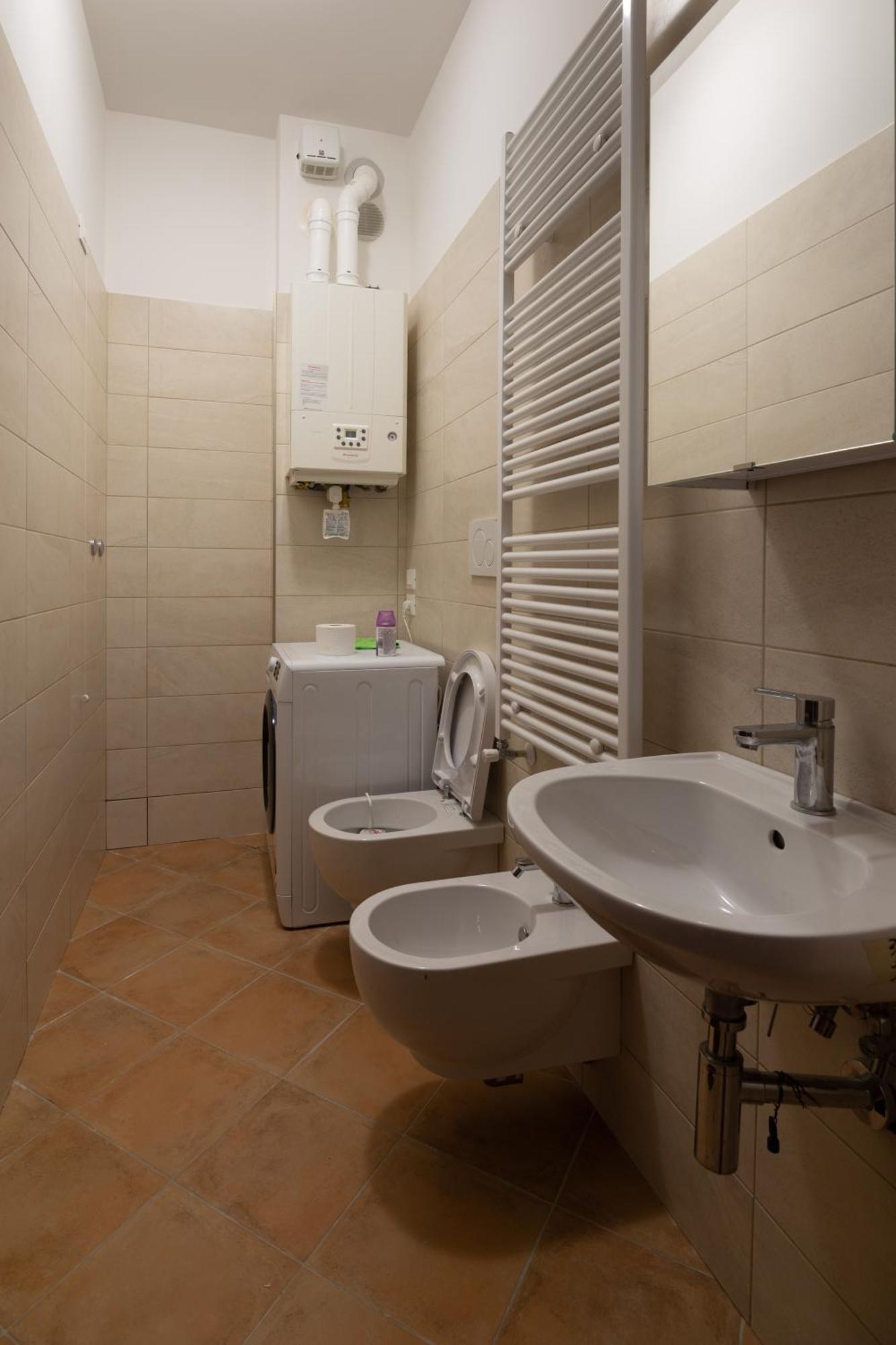 Sotto La Torre Apartamento LʼAquila Exterior foto