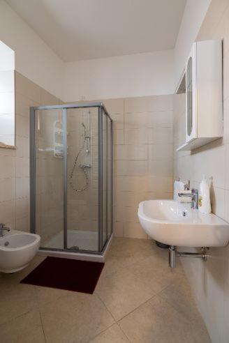 Sotto La Torre Apartamento LʼAquila Exterior foto