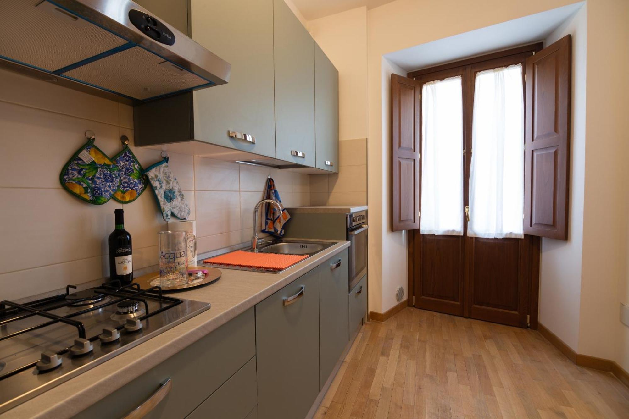 Sotto La Torre Apartamento LʼAquila Exterior foto