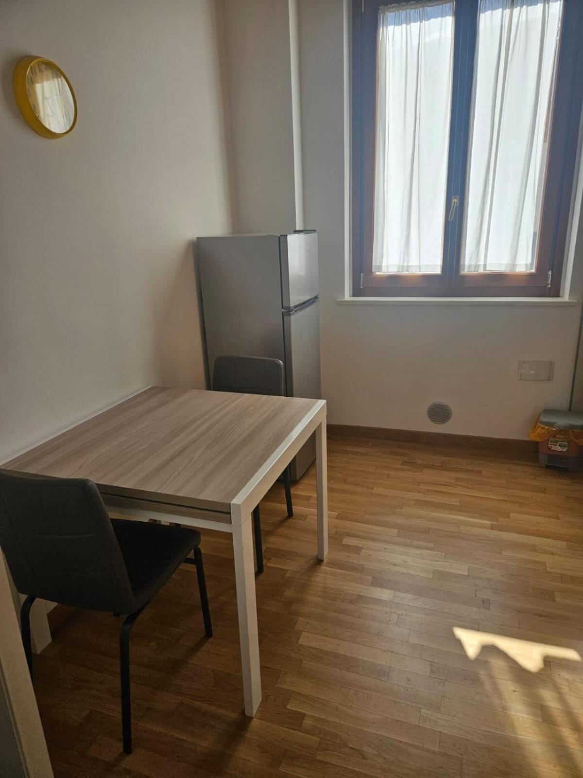 Sotto La Torre Apartamento LʼAquila Exterior foto