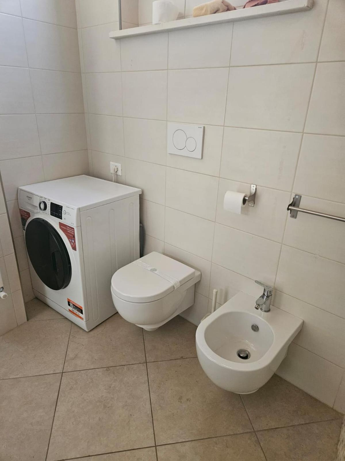Sotto La Torre Apartamento LʼAquila Exterior foto